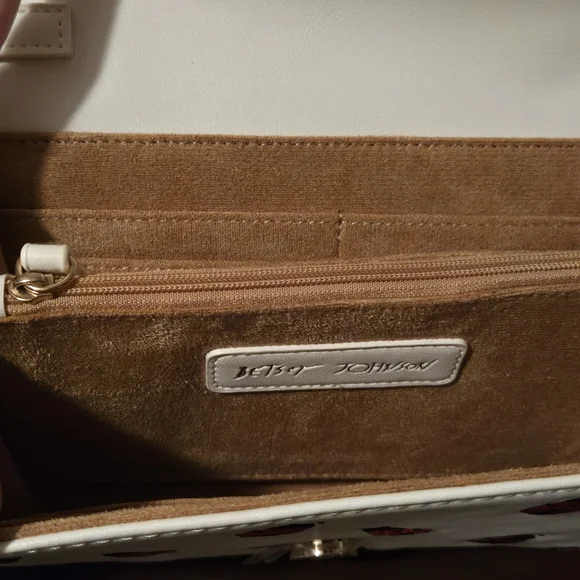 158. 🐞 Betsey Johnson | White & Red Ladybug Crossbody Bag – New With Tags - Picture 4 of 7